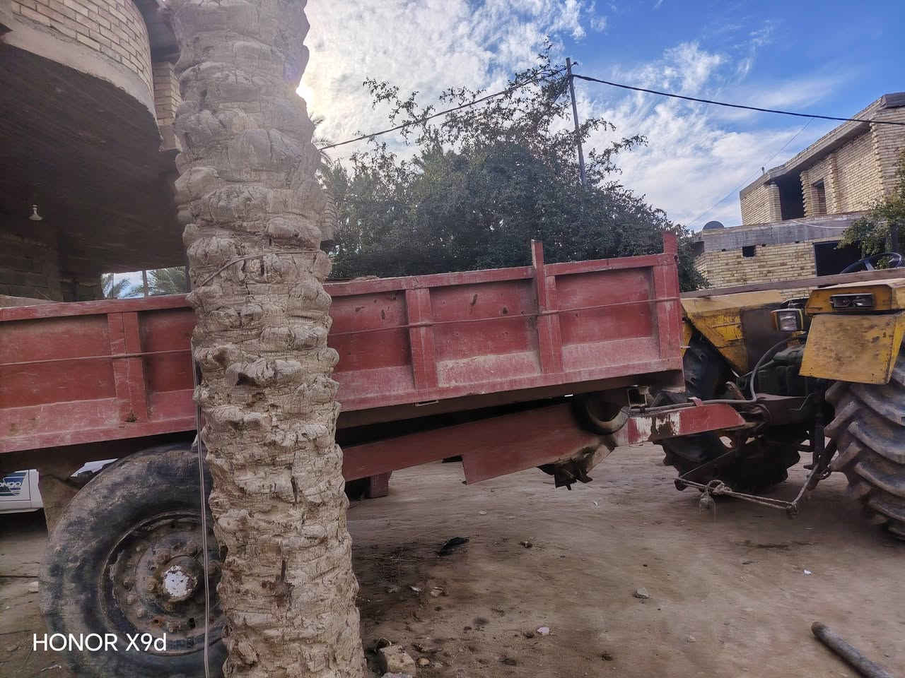 السلام عليكم لبيع عربانه السعر 300و1وبيه مجال  ***********
