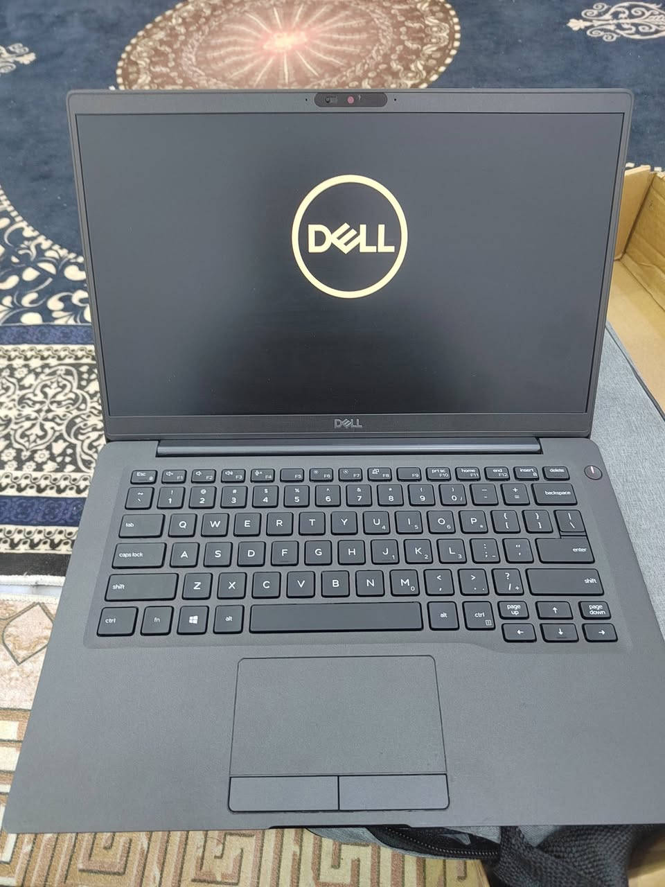 لابتوب دل نظيف جدآ نظافة 95%
كوراي 5 جيل 8
رام 8
هارد256 ssd
السعر 300 وبيها مجال

واتساب ***********
