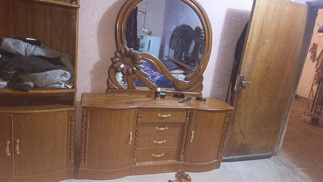 غرفه للبيع السعر ٩٥٠ثلاجه ١١٠كنديشن ٣٦٠الاستفسار ***********
