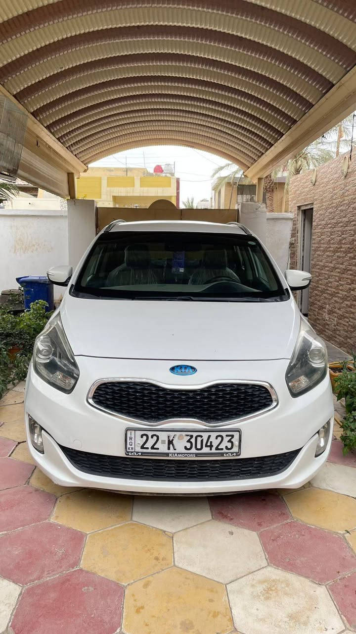 سيارة كية كارينز
موديل ١٤ 
٧ راكب 
مكفولة كفالة عامة رقم اربيل 
سيارة جديدة تخم تاير ٤ جديد 
حدادية بالباكيت محرك ما مفتوح 
السيارة نص فول تحكم ستيرن اشاير مري تبريد قطعتين 
السعر  ١٤٢ مراوس او بيع 
مكان السيارة بالديوانية 
***********
غير متواجد على الفيس
