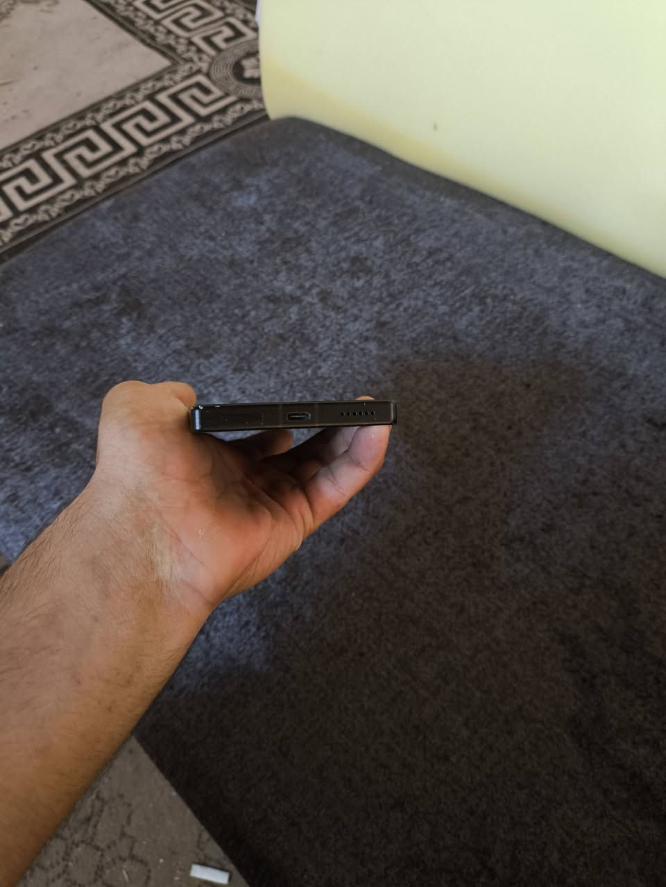 ريدمجك 11 برو ذاكرة 256 جهاز مستخدم 3 اشهر بس نضيف كلششش ما متعبه أبد كامل ملحقاته وياه كڤر وبي لزگه السعر 990 قفل *********** مكاني بغداد حي أور أو سبع قصور تجي تفحصه من الباب
