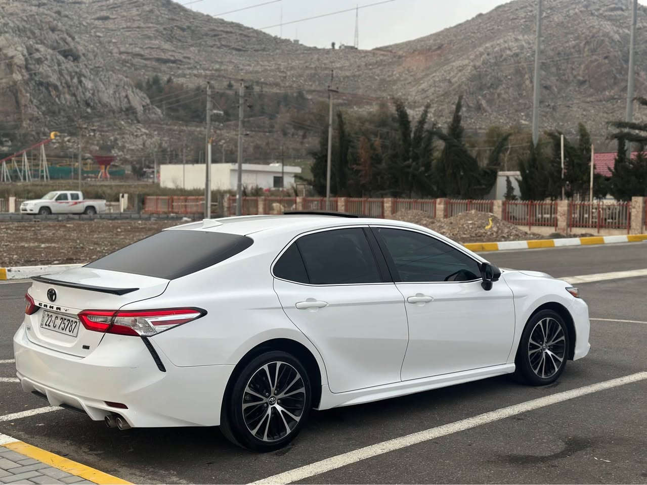 TOYOTA CAMRY 2019 SE+
سه ياره كه به س بؤنيت بؤياخه بيناو گرتن بي ئيرباگ يه ك pdr بچوك هه يه سه ياره كه فول مواسه فات سلايت گيرو مه كينه كاره باي رادار به شه رت هه موو گيان به شه رت نرخ-١٩٥$ مه جاليك كه م 4T1B11HK4KU170662 رقم شانسي 
***********
*********** رانية, السليمانية
