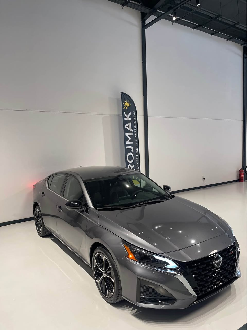 Nissan Altima 2024 SR AWD
پێش و پشتی کەپسە — زۆر زۆر تازەیە
تەنها بۆنیت و چاملوخ بۆیاخە بێ ناوگرتن - 
ئێرباگی بەس سوکان تەقیوەو سستم کراوەتەوە 
٤٣ هەزار مایل ڕۆشتووە — شوخت و چاڵ و ساردیشی نیە
ڕەقەم کاتییە سێ مانگی لەگەڵە - ڕەقەم شانسیم داناوە

1N4BL4CW9RN407392
سلێمانی کۆمپانیای ڕۆژماک 
0770 190 2290 
0750 122 0523 

نسان ئاڵتیما مودیل ٢٠٢٤ مواصفات اس ار دبل اکسل
بجم کبس - جدید جدید ضرر خفیف
بس بونیت جاملخ صبوخ بدون دواخل بشرط
ارباکات ستیرن طاک سستم بلادی — ماشیە ٤٣ الف میل 
مابی شوخط - مابی رسعە - مابی حالوب 
سیارە رقم  کاتی ( فحص مؤقط ) —- مکان سیارە سلیمانیە 

1N4BL4CW9RN407392
***********
٠٧٥٠١٢٢٠٥٢ السليمانية, العراق

