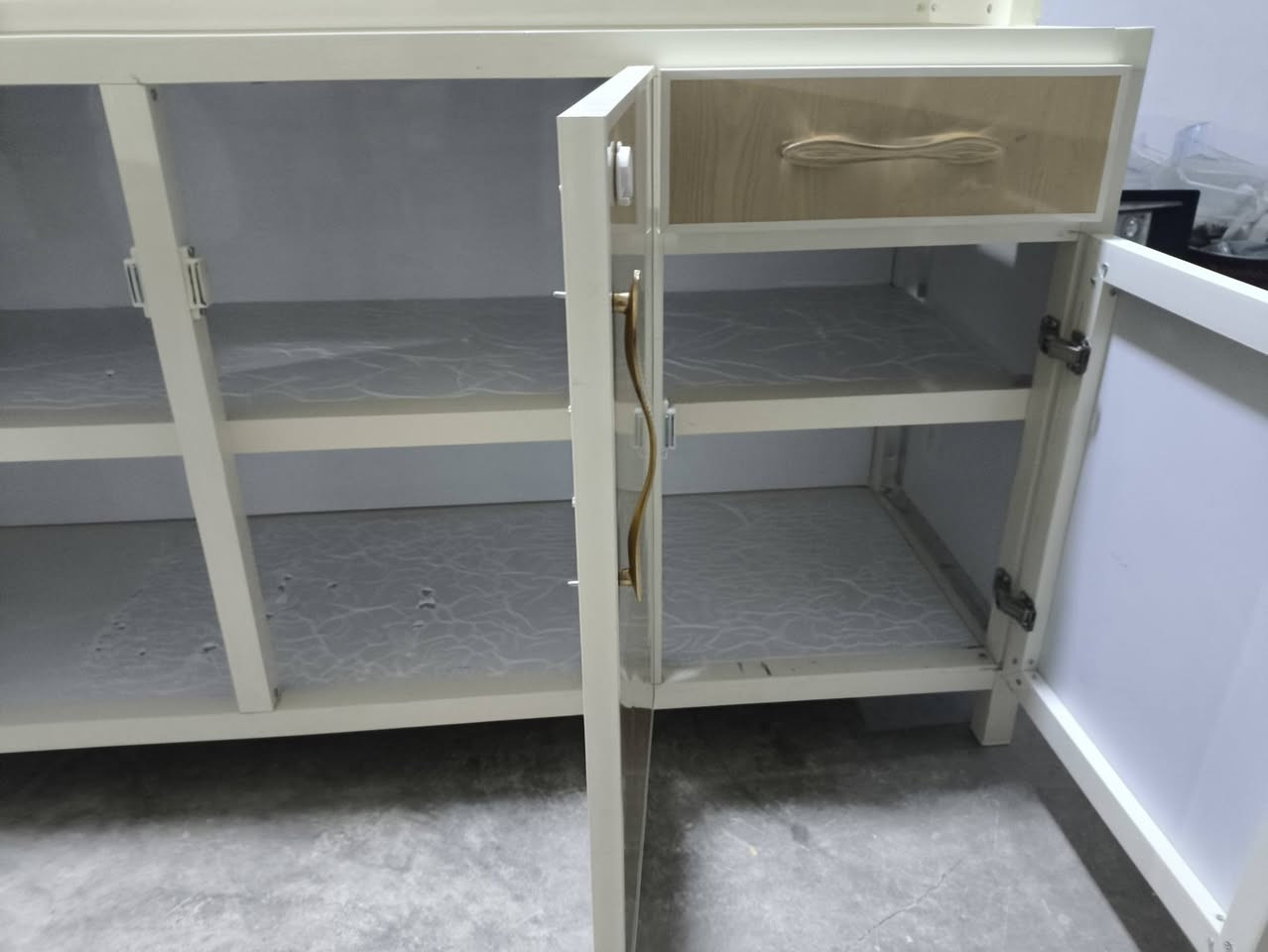 کەوانتەر سارای ئەسڵی شتی نمونـە لۆک لۆک نەبوو کرێ ڕێکەت وەرگرە 2متـرە مەخسەلەکەی 1بیس سانتیم بۆفـرۆشـتن گۆڕینەوەش دەکەم لەگەڵ کەوانتەری کۆن
***********
