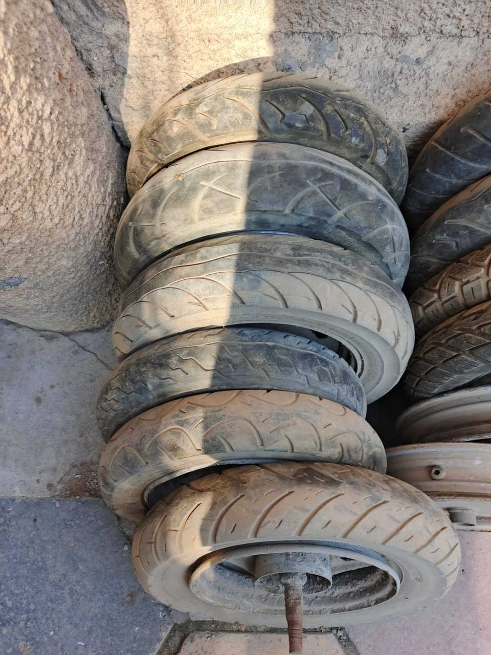 للبيع ماطور ونج صيني 150
دريل همر تازاكا نظيف 75
تايرات عربانة مع الويل عدد 8 =  30
بغداد منطقة العبيدي 
***********
