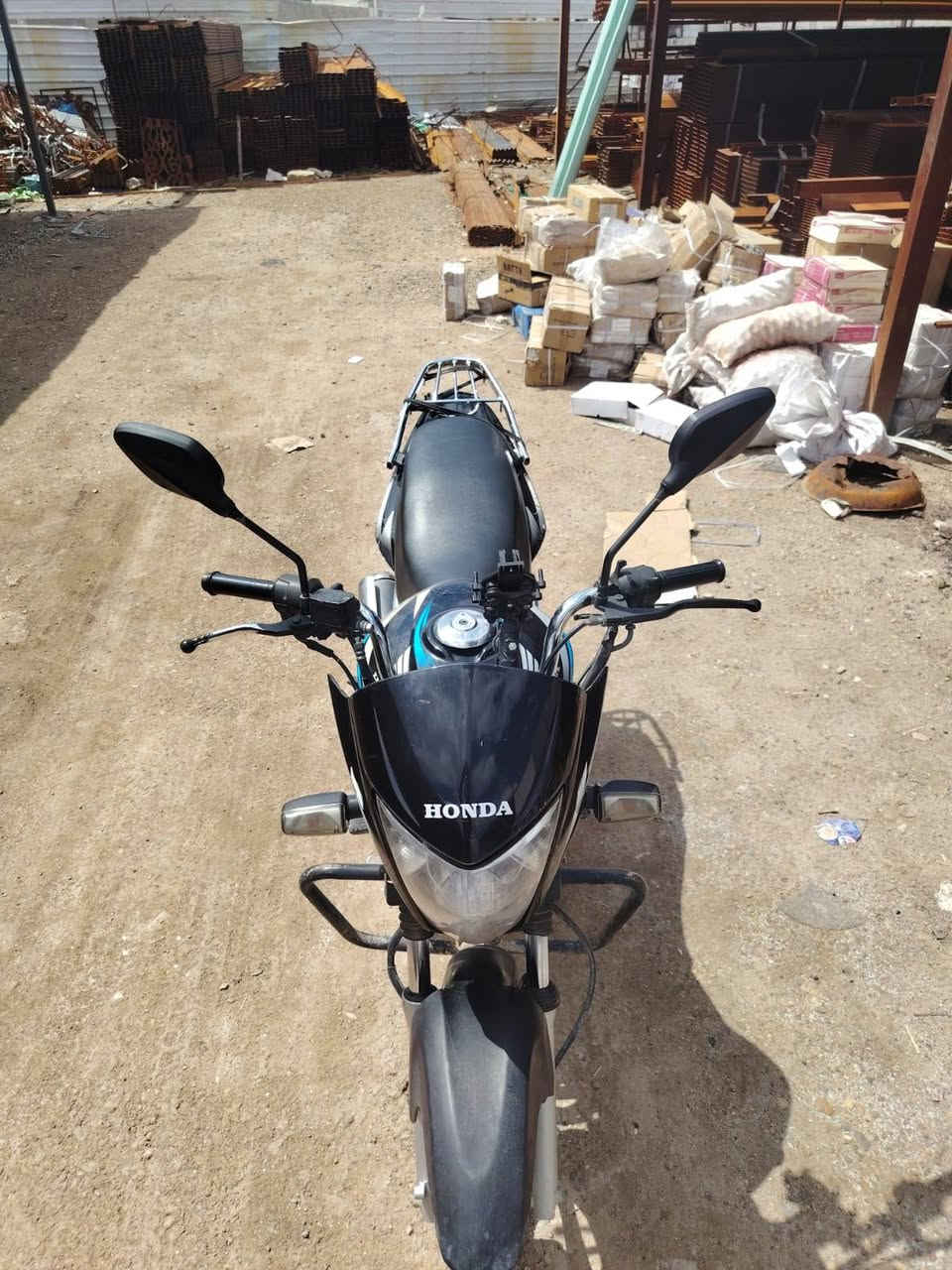 ورشه زيد لتصليح الدراجات الهوائية  والشحن وبيع المواد الاحتياطية الفرع الثاني الخمسه كيلو قرب حديقه طيور الجنه مجاور زنود الست الحمداني 
هاتف 
وت سناب***********
للبيع 
هونده للبيع مرقم
