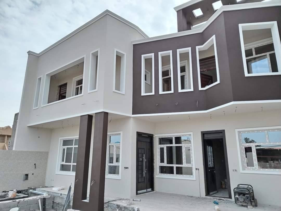 عندك واجهيه اسمنت وتريد تصبغها
او داخل بيت احلئ الوان ودقه بلعمل
والسعر مناسب
تواصل خاص او الاتصال ***********
