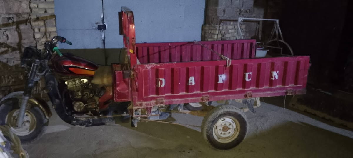 السلام عليكم ورحمه الله وبركاته
ستوته دايوان فحل موديل 17 شاصي تايرات نضيفات محرك نص ونص شغاله كهربائيات مابيها هندر ماكو سلف  ابيع هل موجود السعر 600 وبيها مجال مكانها بغداد المدائن  ومتواجد ع الواتساب ***********   👍🏻
