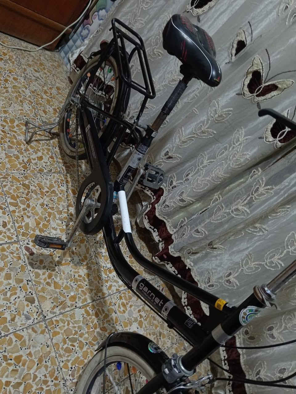 السلام عليكم
بايسكل للبيع تكسي بتره

جديد مال  جمبزه

سعره 120 وبي مجال للطيبين
شراي تعال متواجد عل واتساب *********** 
مكاني الدوره ابو دشير
