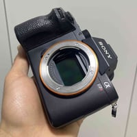 سوني A7R II • حالة ممتازة • بطاريتين وشاحن