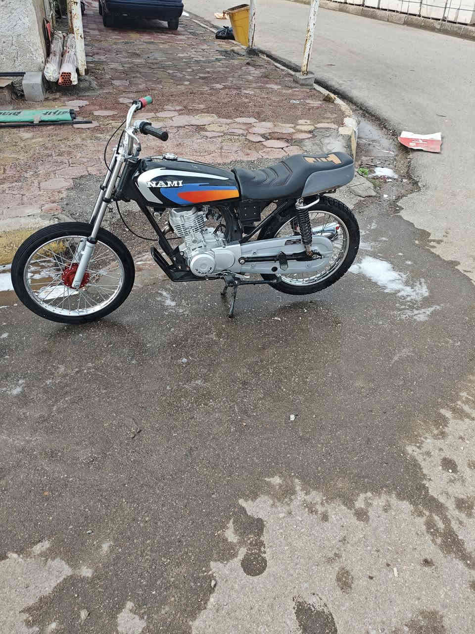 دراجه للبيع تعمير مقفوله ما مفتوحه بدون اوراق ماكينه رابيدو السعر 700 بها مجال قليل مكان علي شرقي/***********
