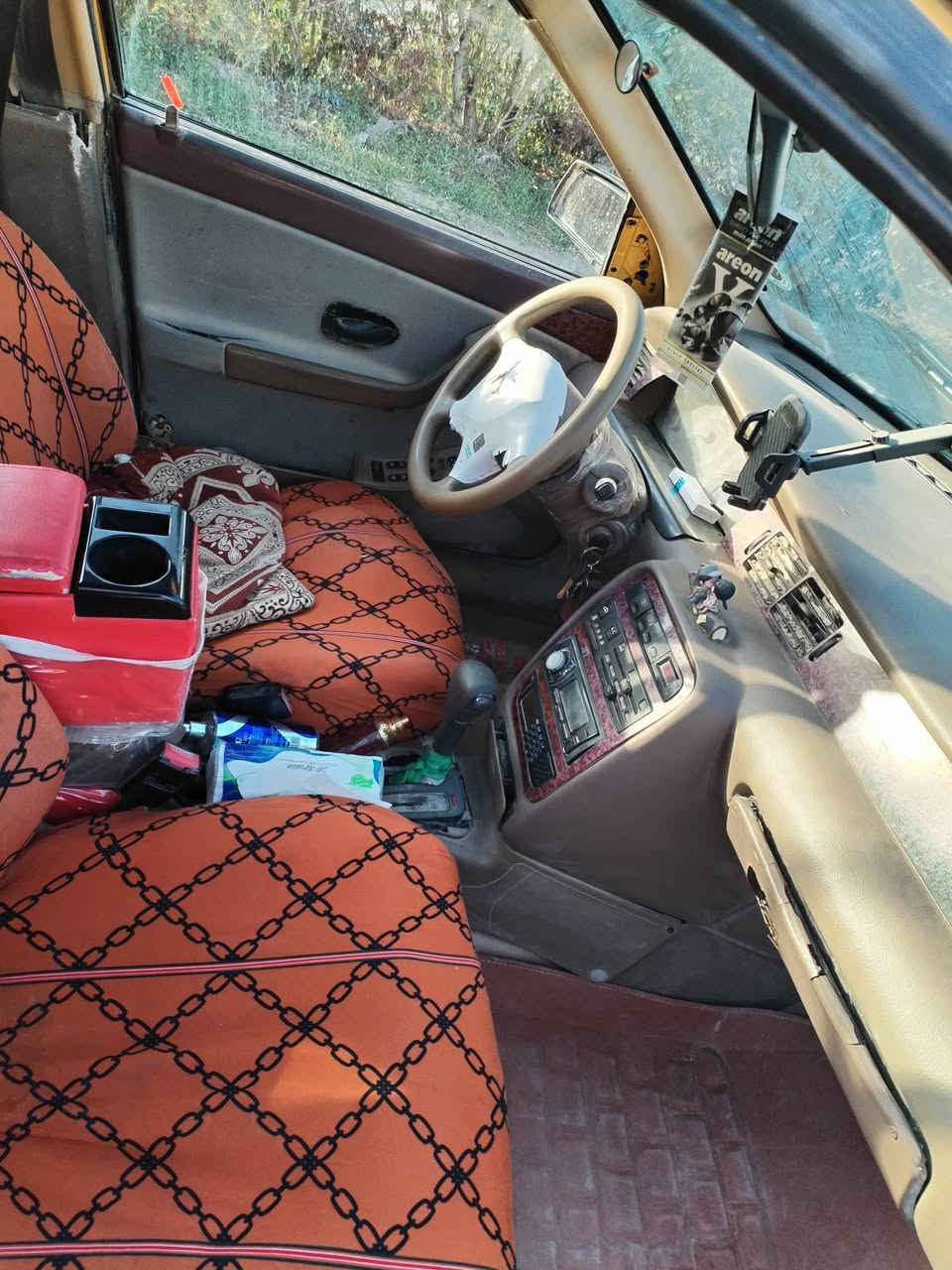 السلام عليكم سمند موديل 11
محوره كير ومكينه كورلا 1800 القديمه المكينه بيها بدايه .تبخير سنويه 27    #سعر_28

***********
