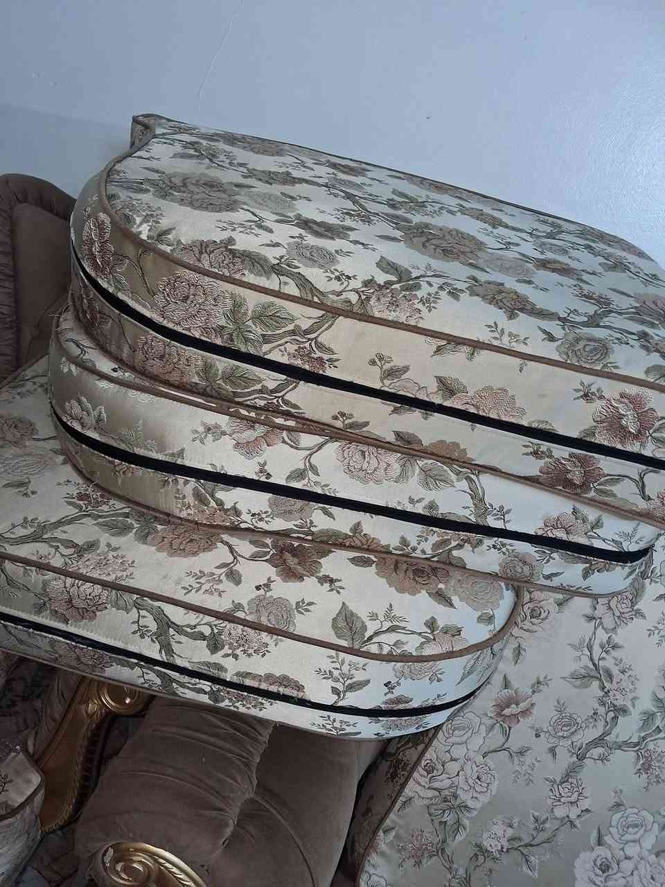 عشر مقاعد تركي 
 850 نهايته 
800 مال بيع تخم كلش ثكيل وقوي بس بسبب الانتقال دابيعه مكاني بالدوره شارع 60


**إذا كنت صاحب هذا الإعلان وتريد حذفه لأي سبب، رجاءا أرسل رسالة إلى الدعم الفني**