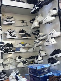 أحذية رياضية • نسائي ولادي • توصيل الحله