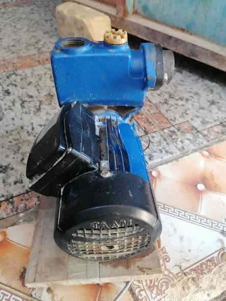 ماطورين للبيع قيم وخذ شرط الشغل مادخل تصليح
شرط السحب تسحب ماي كدامك وتأخذ/ رقم  (***********)
