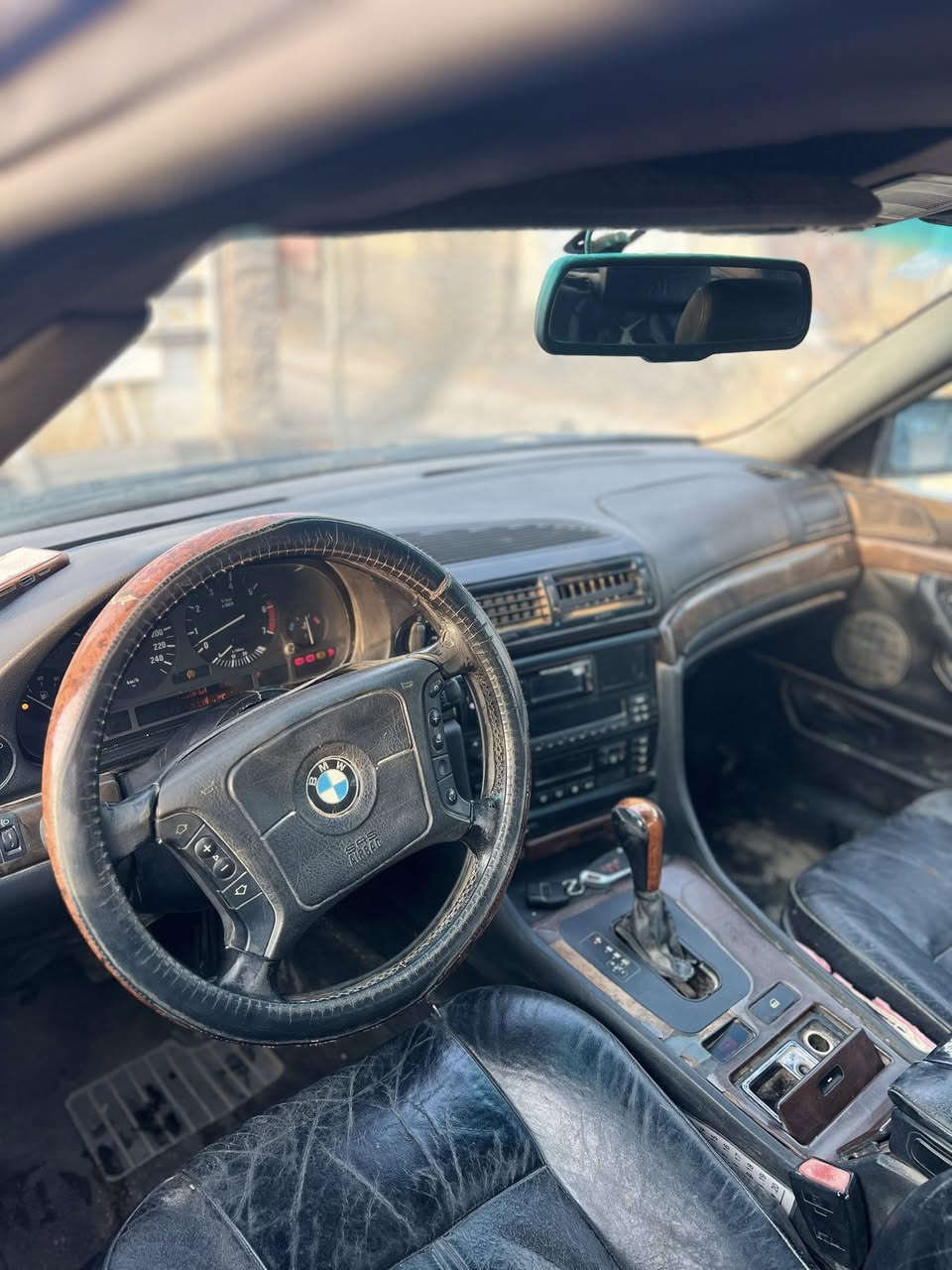 سلام عليكم
للبيع بي ام خفاش موديل 1997
سنويه لل27 كير ومكينه جديد بلكارتون حجم744  V8
مكان بابل الحله 
للاستفسار اكثر ‭0772 603 3400‬
