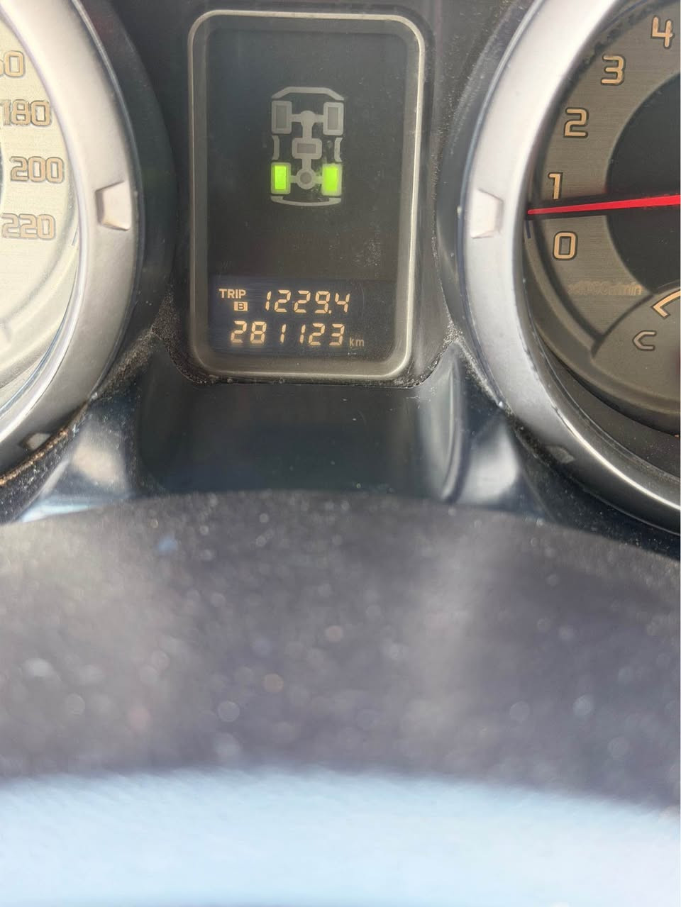 يا الله اللهم صل على محمد وال محمد       
باجيرو حبتور 2010 فول مواصفات     

الچاملغ الامامي بي دحچه بسيطه بس اللغد ومصبوغ لغرض تطابق اللون گير و مكينه وحداديه مكفول وادامه كامله لمنضومه التبريد ولايتات فول زنون  
تخم تاير جديد 

السعر 142 بيع فقط بدون مراوس
 السياره بأسمي تحويل ثاني يوم

السياره جديده مثل الصور مكانها نجف 
للتواصل ***********
(غير متواجد ع الفيس ) النجف, العراق
