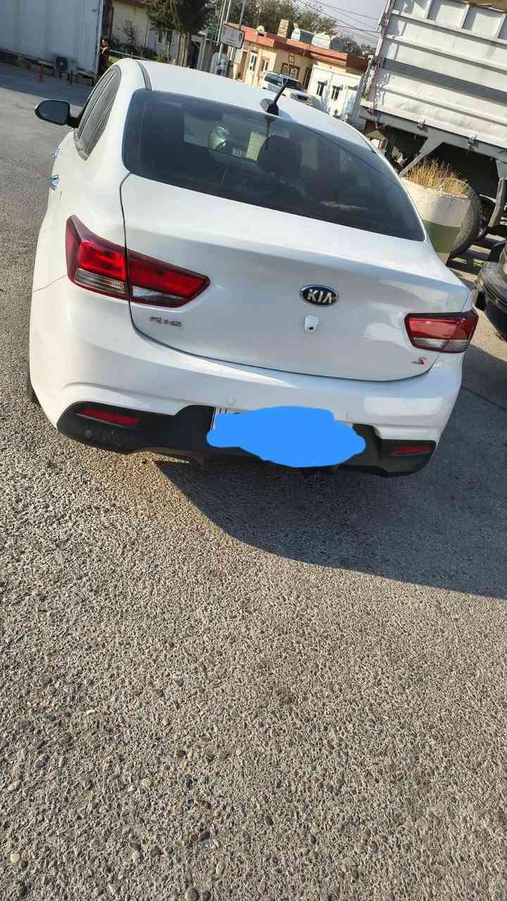 کیای ڕیۆی 2021
 بێ چرکەیەتایەی تازەیە
 سەنەوی تازەیە
 50هەزار ڕۆیشتوە 
تابڵێت بانزین کەم دەخوات  سۆنەرەکەیم داناوە
 نرخی 150
ئەوەیش ڕەقەم شەنسی
ژمارە مۆبایل *********** السليمانية, العراق
