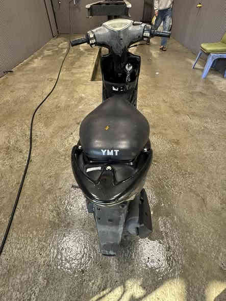 سلام عليكم عدله بلاديه ممفتوحه مابيهه أي نقص بيهه بس سلف بلادي كهربائياتهه كله شغاله سلف وهندر مكاني اعظميه ممتواجد خاص ‭٠٧٧٧ ١٩٠ ٨١٩٢‬
