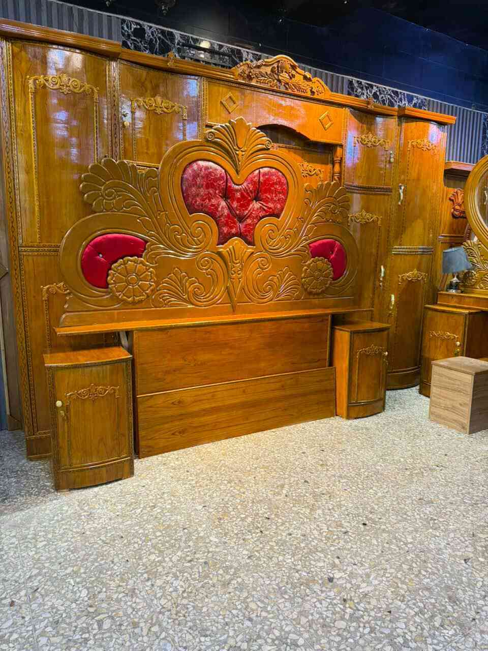 غرفه صاج عراقي  🇮🇶
غرفه صاج ثقيله درجه أولئ ✨
6 باب عالي🚪 
دنك زان 🪵
ضهر جرجوبه 💢
نضافه 90 ٪💯
شغل ثقيل 💫
عدد قطعه/6 
سعر 700قفل 🔒
الشد والنقل داخل بغداد مجاني 🚛
يوجود توصيل محافضات بكروه 🚛


**إذا كنت صاحب هذا الإعلان وتريد حذفه لأي سبب، رجاءا أرسل رسالة إلى الدعم الفني**