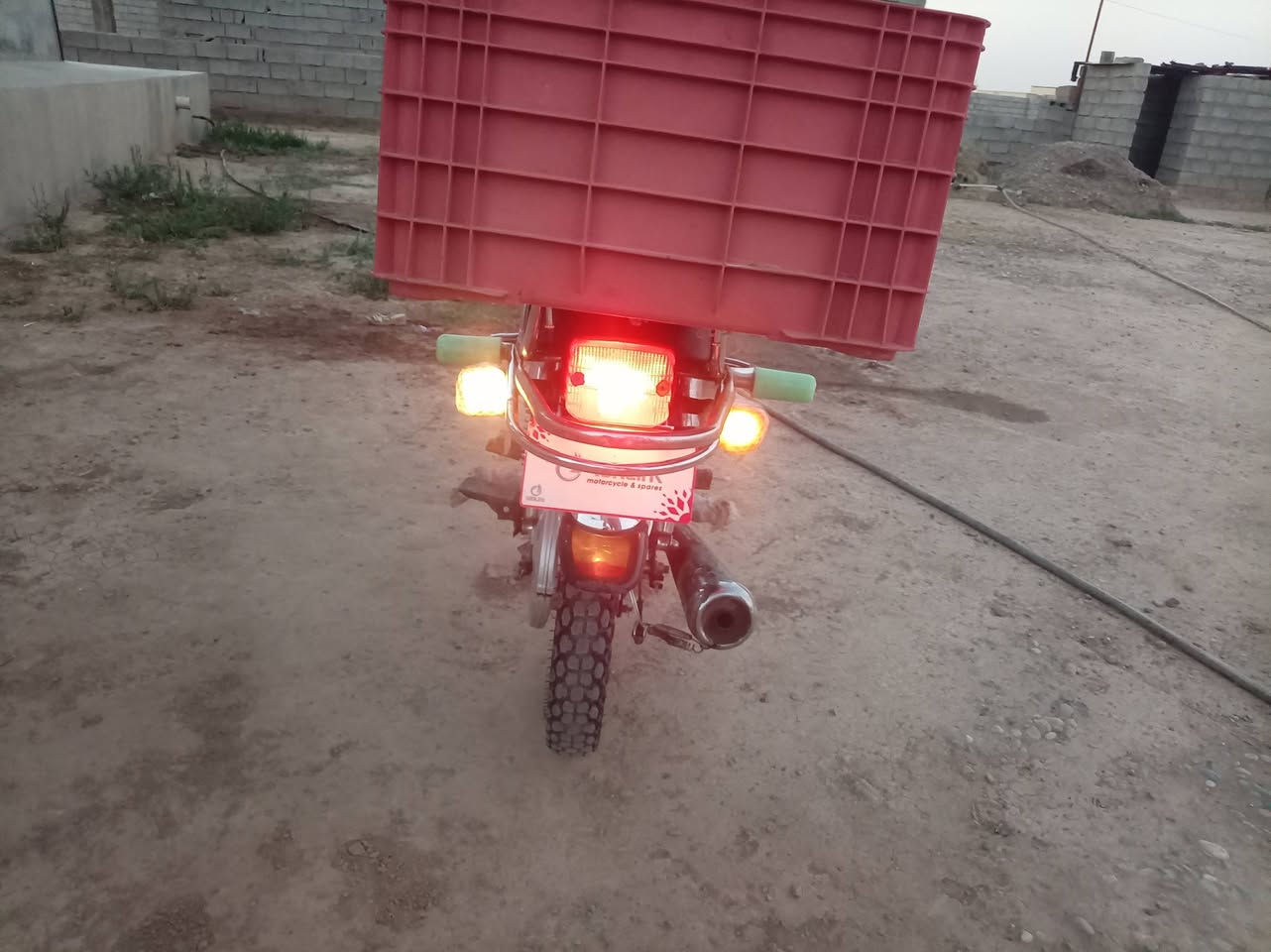 السلام عليكم ماطور ٥كير نشاط فول كهربائيات شغاله محرك نضيف لاصرف ولا بخار سعر٤٠٠وبي مجال بسيط مكاني شاطي الجدر***********
