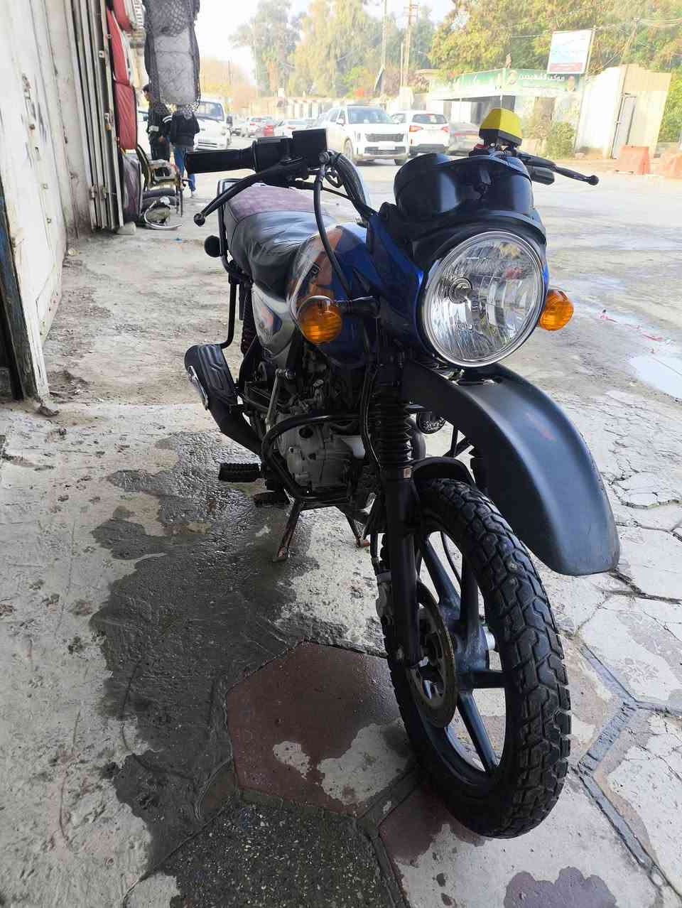 السلام عليكم بوكسر چبلي 5 كير  موديل 2020 اوراق اصولي كلشي شغال سلف هندر اشاير لايت محرك نضيف وخير من الله السعر 600 العنوان حله شارع 80 قرب حلويات قصر الشام ***********
