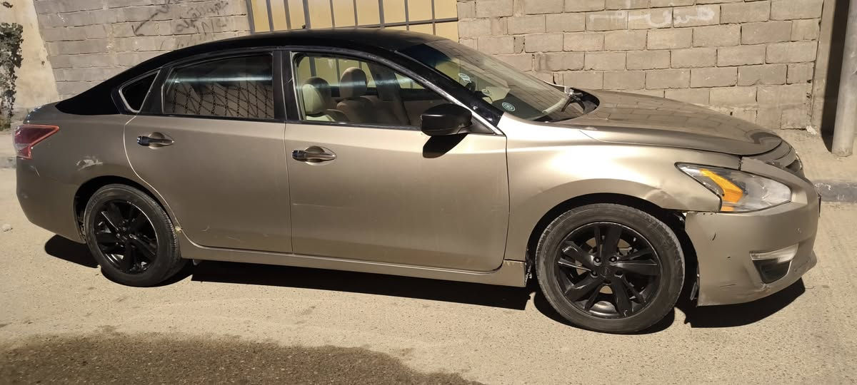 السلام عليكم 
ادوات ادوات 
نيسان اوبتيما 2014 خليجي فول بصمه كامره خلفي 
كصه جنطه فقط 
متومه طبق الاصل نكليزي 
كير مكينه تاير خير من الله السعر 36 عنون البصره 
موبايل واتساب 
***********
