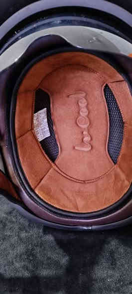 خوذه مع نظارات بهذا الشكل اللطيف
30 الف مع التوصيل 
*********** وات ساب
