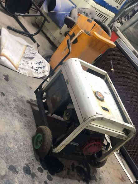 300$ نرخی بێ عەیب هیچ کێشەیەکی نیە 30 ئمپێر کارەبا ئەدات *********** السليمانية
