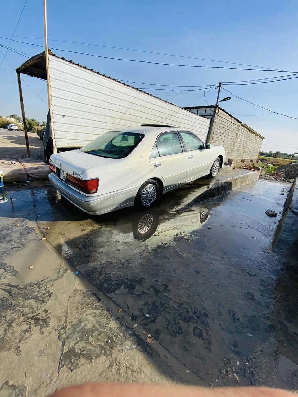 السلام عليكم للبيع ملكه موديل 2000 اصل لون أبيض خضراوي محزم اصل مكفوله من كصه ونقل جثه وأصوليات رقم إنكليزي كركوك مشروع وطني سنويه لل 2030  شرط التحويل ثاني يوم سياره نضيفه كلش موصفات فتحه اربع دكم أربع كشنات كهرباء شغالات ستيرن كهرباء مثبت سرعه برده خلفيه تشغيل عن بعد محرك ففتي الاقتصادي لاصرف ولا دونز كير توني شاده تخم تاير جديد صدر امامي خلفي خير من الله سياره مال جناي تراي وين مايعجبك شرط ترايك ١٨٠ مكاني بابل حله ناحيه النيل رقمي *********** والشراي خابرني وتدلل
