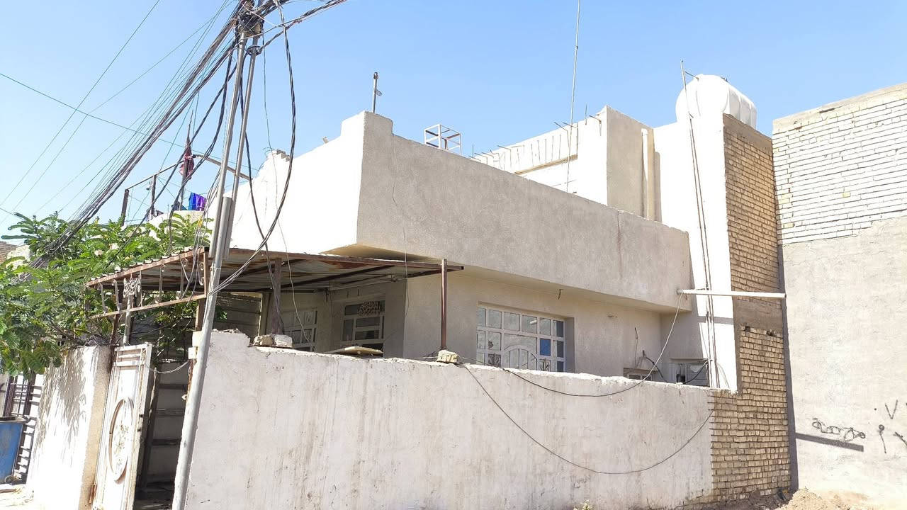 منطقة الجواهري 100 متر للبيع
طابق ونص

***********
