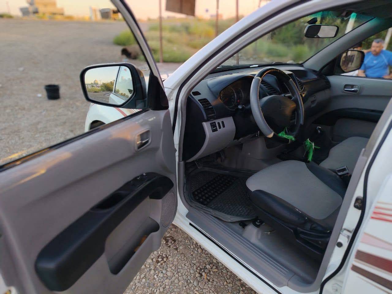مسيوبيشي للبيع L200 سياره جديده على وضع الشركه برغي ما مفتوح بيهه سونار موجود ويه المنشور مكفولة من كير و مكينه و شاصي رقم بغداد دولي بسمنه شرط التحويل رقم مميز السعر الاتصال على الرقم الموجود *********** العنوان ديالى المقدادية قرية زهيرات
