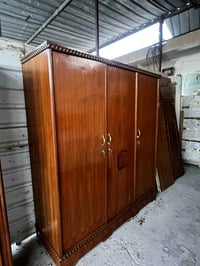 كنتور ثلاث ابواب احطاطه السعر 180 وبي مجال للاستفسار على الرقم 0782767...