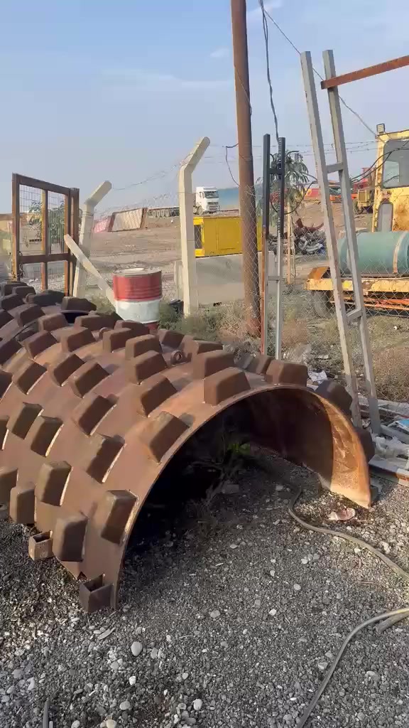 للبيع اظلاف حاديله  سعر 36 ورقة رقم موبايل ***********
