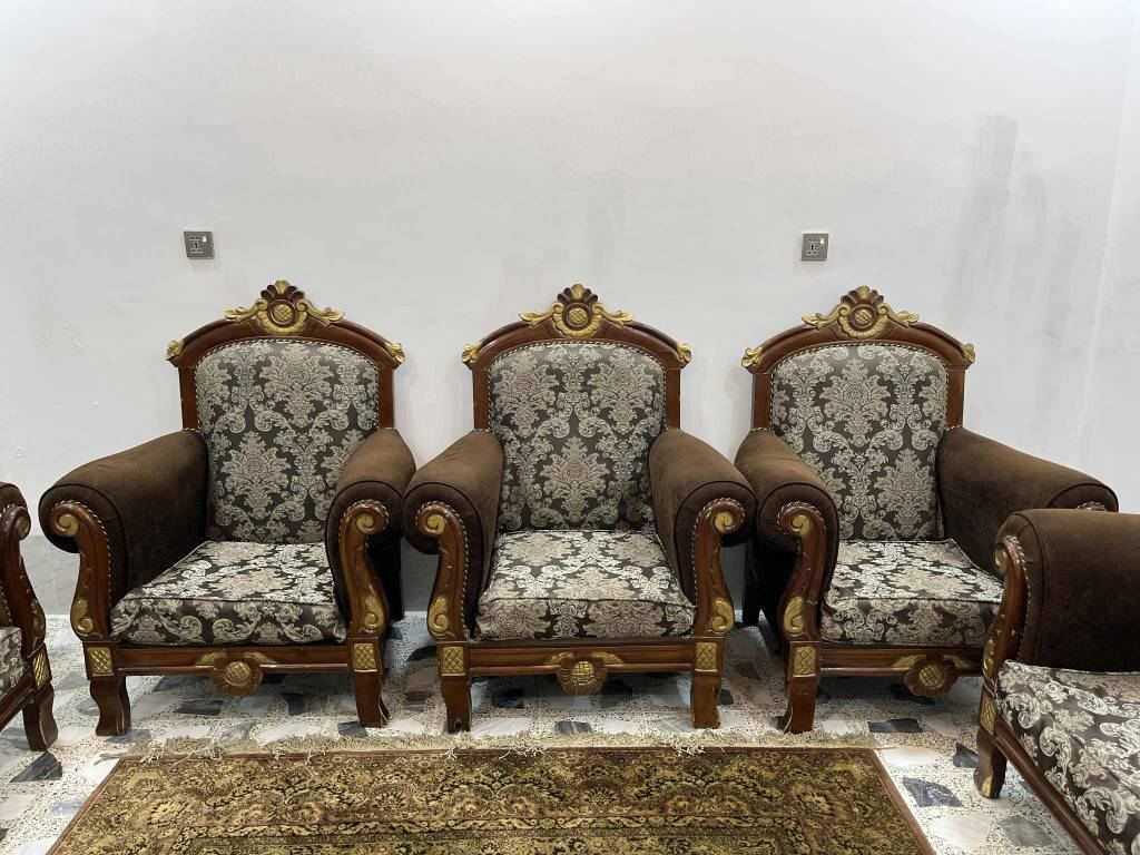 طخم تركي ملكي 8امتار 
يتكون من 4كراسي وقنفتين
الصوره موضوحه كدامكم حبايب
الي يحب يجي خاص ويدلل غوالي
السعر 300وبي. مجال الكم تحياتي
*********** موصل, نينوى
