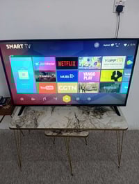 بلازمه للبيع سامسونك نضيفه كلش حجم 43 فقط واقف بيها سوق بلي لازم يم اب...