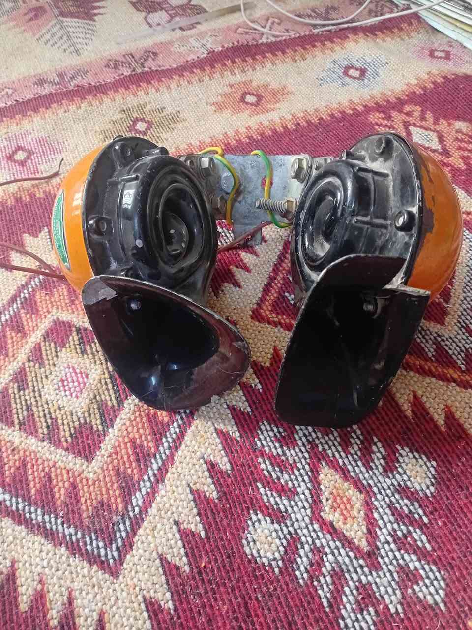 السلام عليكم 
 زوج هورنات طاط  يوگن أمريكي اصلي نضيف بس بي تك مبدل البوق مالته  مثل ما واضح بالصور  السعر 140 الف وبي مجال 
العنوان بغداد المشتل قرب المركز التمويني ( التجاره)  
التواصل على  خاص او الاتصال على الرقم ⬇️
       *********** واتساب متوفر
