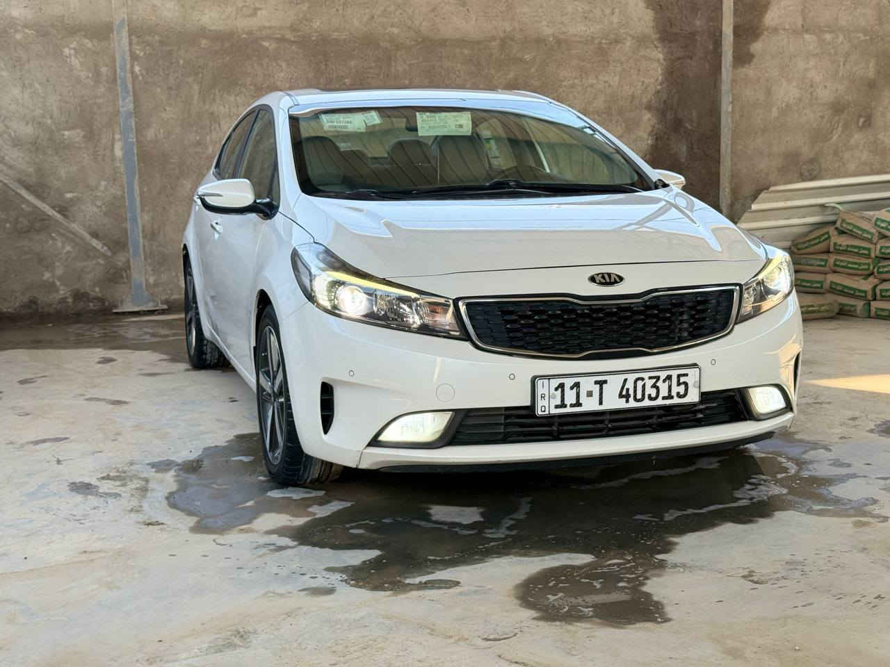 السلام عليكم اخوان  سيراتَو ٢٠١٧ فول اعله فئه  كشن جلد  تبريد تدفئه بل كشن تدفئه استيرن لايت LAD بلادالسياره ماشيه ١٧٢ الف  حساسات نقطه عمياد رادار السياره فول واحد عل واحد  مكينه ٢٠٠٠ بيها بدايه تنقيص شي بصيط جاهزه السياره تخم تاير حداديه ٩٠ بل ميه  مكاني نجف ***********  السعر ١٣٥ شي بصيط مجال ملاحضه السياره بيها فقط بنيد مبدل اصلي بلادي بدون اي صبغ
