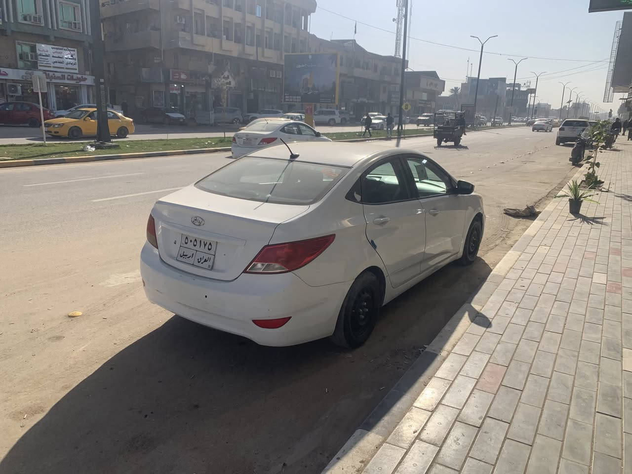 للبيع اكسنت 2017 السياره كفاله بدون ايرباك بيها بدور الخلفيه فقط كير مكينه حداديه منظومه تبريد كله جديد ومكفول ماشيه 78 المكينه 1600 المرغوب تخم تاير السياره جديده سرفس ما مشتغل بيها السعر 110 مكان السياره حله تريد وكاله او تحويل السياره باسمنا الاتصال ***********
