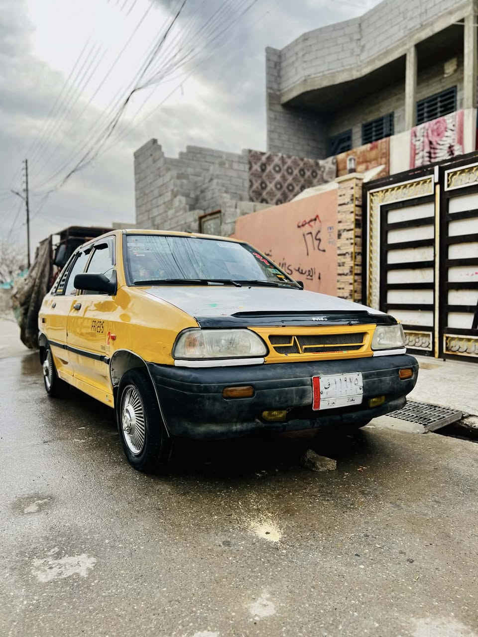 سلام عليكم
سايبه مديل 2010
رقم بغداد هيه غرامات صفر 
كابون بانزين ⛽️بيها 
بلا ضرر سياره نضيفه  
شواصي نضاف 
سعر 25 رقم الهاتف ‭0750 358 4431‬
