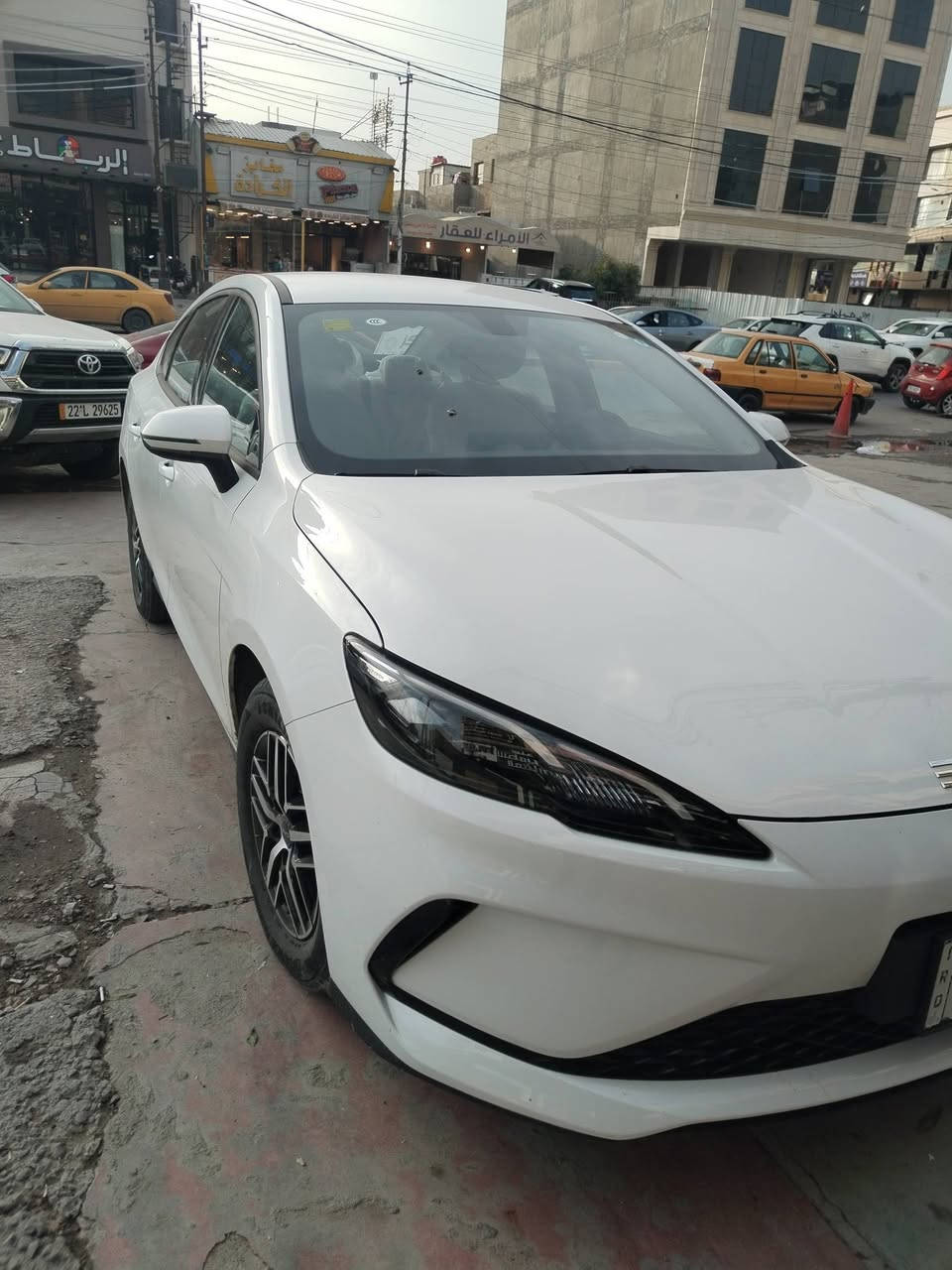 بي واي دي سيل 5  
byd 05 
ماشية الف
رقم بغداد 
مقدمة شدة والباقي وعدة ٣ اشهر
السعر الكلي ١٦٠ ورقة
***********
