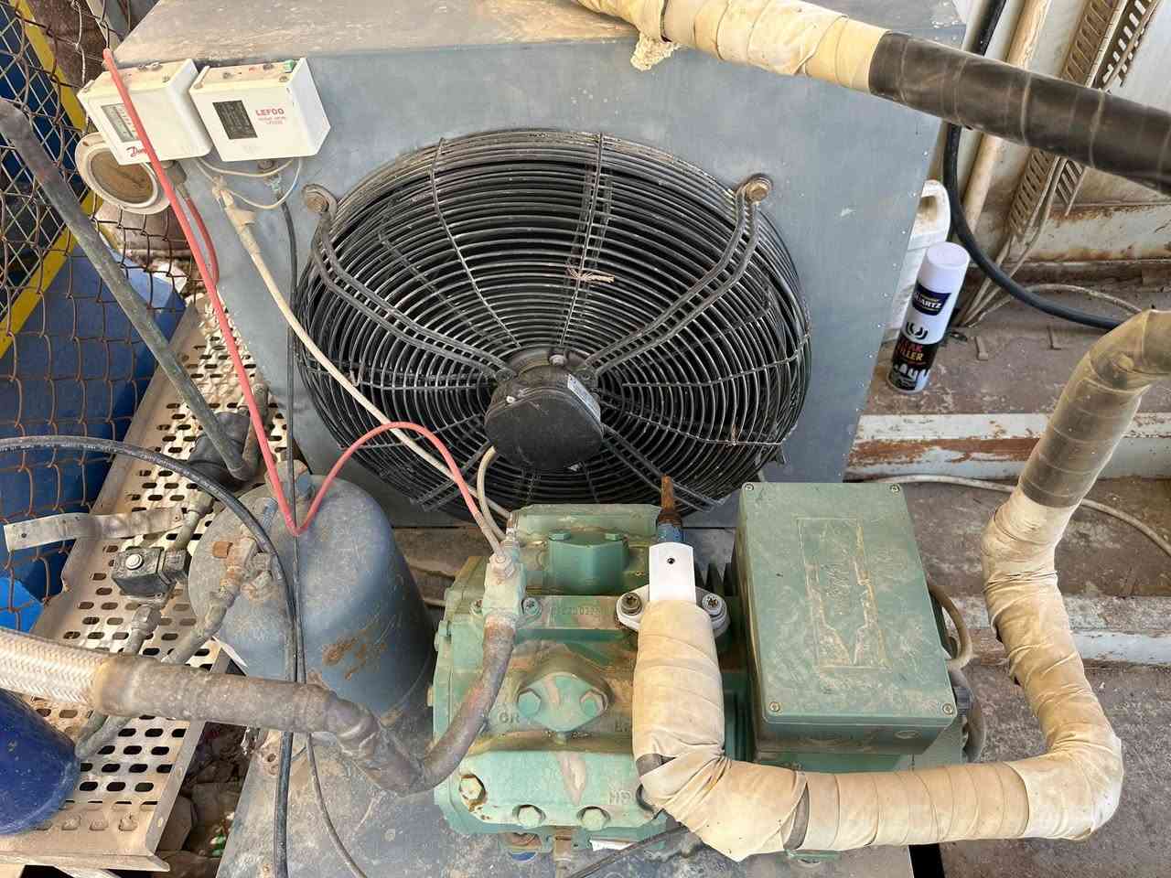 حاويه 6 متر للبيع سندويج 10 بيها جهازين بطحي 7 ونص و6 مكانها ناصريه  ***********
