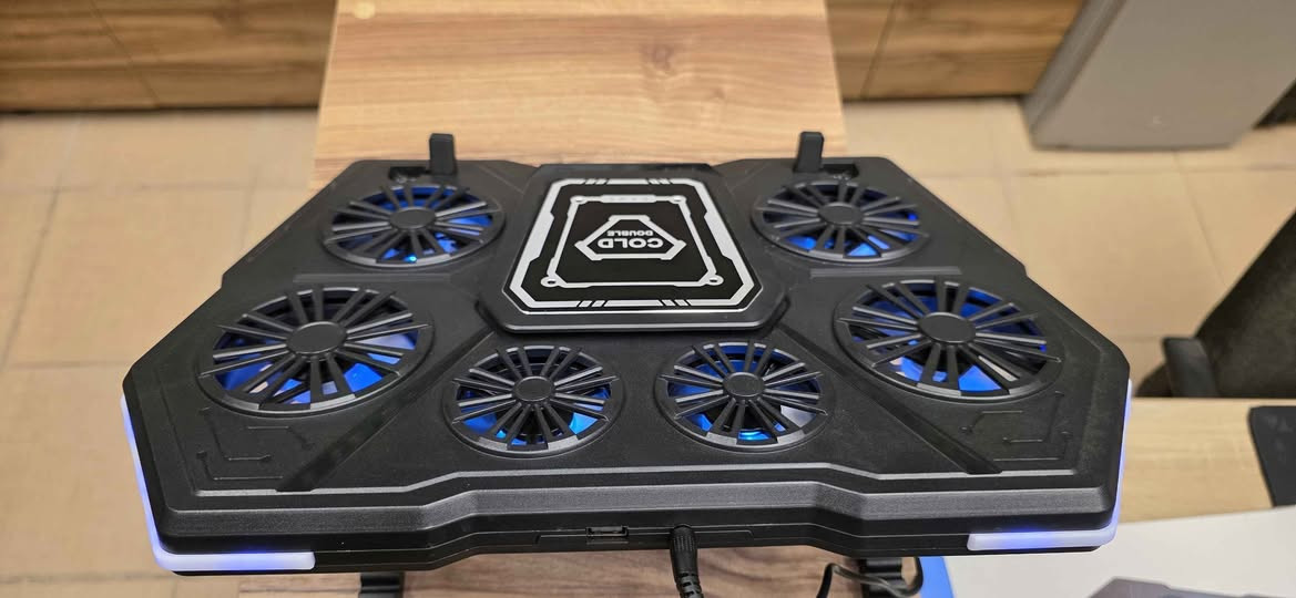 کوردی- عربي

چیتر خەمی گەرمبوونی لاپتۆپەکەت نەبێت! ساردکەرەوەی D13 بەهێزترین چارەسەرە بۆ ئەو کەسانەی یاری دەکەن یان مۆنتاژ و کاری قورس ئەنجام دەدەن.
​تەکنەلۆژیای ساردکردنەوە: بەکارهێنانی سستەمی نیمچەگەیەنەر (Semiconductor) بۆ دابەزاندنی خێرای پلەی گەرمی.
​بێدەنگ و بەهێز: خاوەنی 6 پانکەی ساردکەرەوەیە کە بە بێدەنگی کاردەکەن.
ڕووناکی RGB ڕەنگاوڕەنگ کە دیمەنێکی مۆدێرن بە لاپتۆپەکەت دەبەخشێت.
​دەتوانیت بەرزی و نزمییەکەی بەپێی ئارەزووی خۆت ڕێکبخەیت.
بە کێبڵ یان USB کار دەکات

عربي 
ودّع حرارة اللابتوب نهائياً! 🔥❄️
​أقوى مبرد للألعاب Gaming Cooler D13 وصل الآن! الخيار الأمثل للجيمرز والمصممين لضمان أفضل أداء للجهاز.
​✅ تبريد Semiconductor: تقنية تبريد احترافية وسريعة جداً.
✅ 6 مراوح صامتة: تبريد فائق بدون أي ضجيج.
✅ إضاءة RGB: تصميم عصري يضيف لمسة مميزة لسيت‌أب الخاص بك.
✅ شاشة تحكم: مراقبة السرعة والتحكم الكامل بلمسة واحدة. تكدر تشغلها من خلالها منفذ USB
​📍 متوفر الآن! تواصل معنا عبر الخاص للطلب أو الاستفسار. أربيل, العراق


**إذا كنت صاحب هذا الإعلان وتريد حذفه لأي سبب، رجاءا أرسل رسالة إلى الدعم الفني**