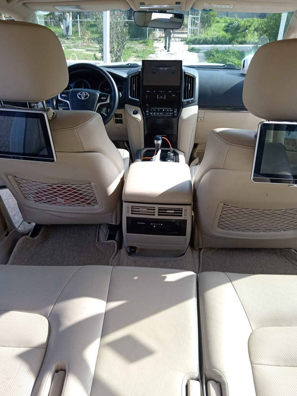 جسكاره مويل 2021
ماشيه 60حقيقي
موصفات 1علا1فول موصفات
ضرر قطعتين بونيد وجامرلغ  بدون دواخل 
تواصل علا الرقم *********** Singapore
