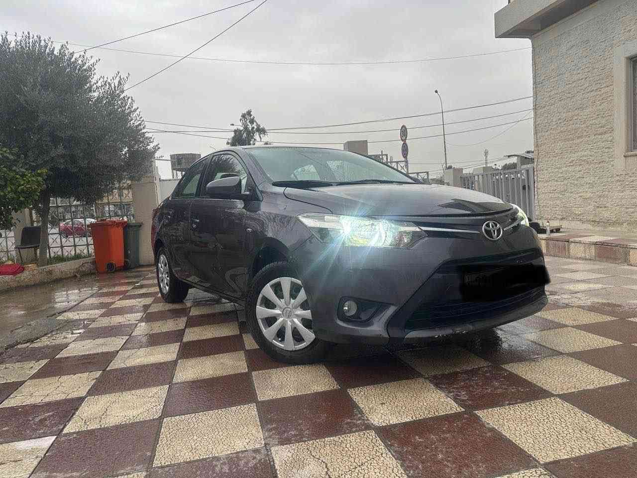 تۆیۆتا یارس ٢٠١٧ فول 
مەکینە گەورەی ناو زەرد
شاشە و کامیرا
بێ سبوخ 
یەك بست تعدیل جاملخی سەیاق
گێر و مەکینە تبرید سارد و گەرم بەشەرت
رەقەم باریك سەنەوی بەسەر چووە
بەناوکردن و وەکالە بەشەرت
نرخ : ١٠٧ مجال
م / *********** أربيل, العراق
