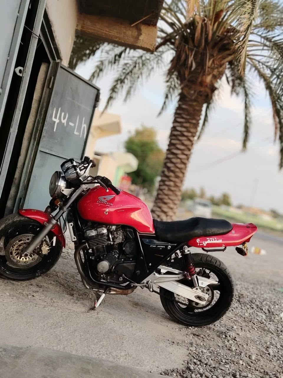 سلام عليكم سيبي فور 400للبيع سعر1250بيها مجال شراي اتصل وادلل كلشي مبيها بس كازكيت مبدل فقط شراي اتصل وادلل***********
