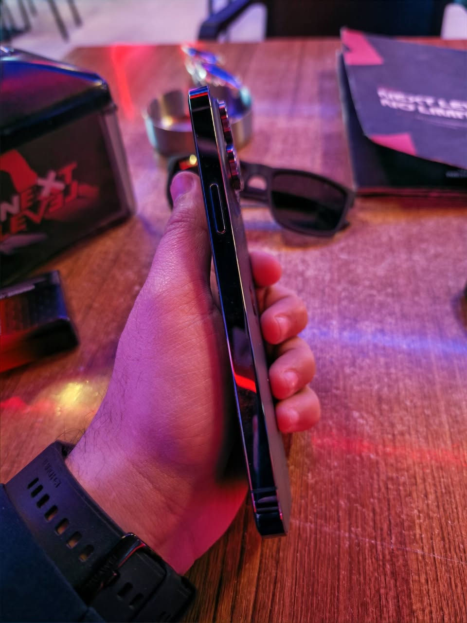 ايفون 14 برو ماكس ذاكرة 256 بطارية 94 الجهاز ماستر اخو الجديد حتى وصل الشراء موجود نضافة 100% مكفول تاخذة منل بيت مع الضمان . (***********)
