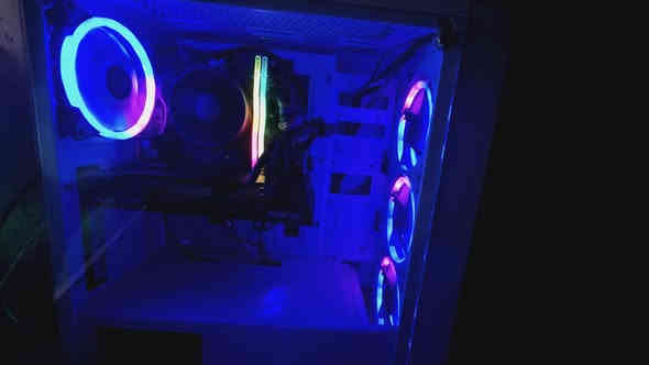 السلام عليكم حبايب
تجميعة للبيع فقط كيس!
مواصفات الكيس نكدر نكول عليها متوسطة
CPU:i3 12100
M.B:Colorful h610m m.2
GPU:RX 6600XT 8G XFX SWIFT
 RAM:T-FORCE 16G 3600HZ RGB
SSD:512G KINGSTONE
P.S:ROCKET 650W RGB
CASE:هذا الحلو

طبعا التجميعة نظيفة فوك ماتصورون ويمكن مشتغلة بس ٣٠ مرة لان جانت لولد بالسادس وقدم صيدلة
واذا ماكدرت تدزلي رسالة بس علق وتدلل لان التحديث الجديد مال الفيس ماادري شسوة يمي
سعر التجميعة 625الف
مكاني ناصرية مركز
اتصال ***********
واتس +989382676371 مخلي الباركود اخر صورة
توصيل موجود جميع المحافظات
ادمن يوم زواجك💙❄
