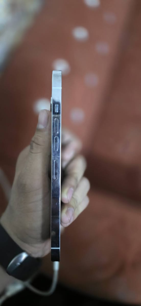 سلام عليكم ايفون 13 برو ماكس ذاكره 256 بطاريه 95 جهاز جدأ نضيف فقط لضهر مكسور مكفول من كلشي نضيف كلش سعرف 575 بي مجال حك الجيه فقط مستعجل ع بيتعته لشراي ينتصل او يراسني بكان بغداد الحسينيه المعامل رقم الهاتف ***********
