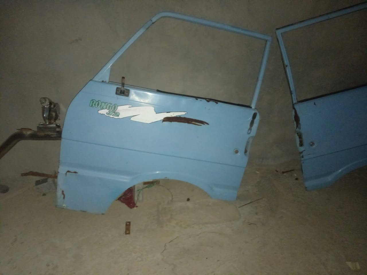 السلام عليكم ابوب كيه بنكو نضيفات يمنه ويسره مكان ابو غريب ***********
